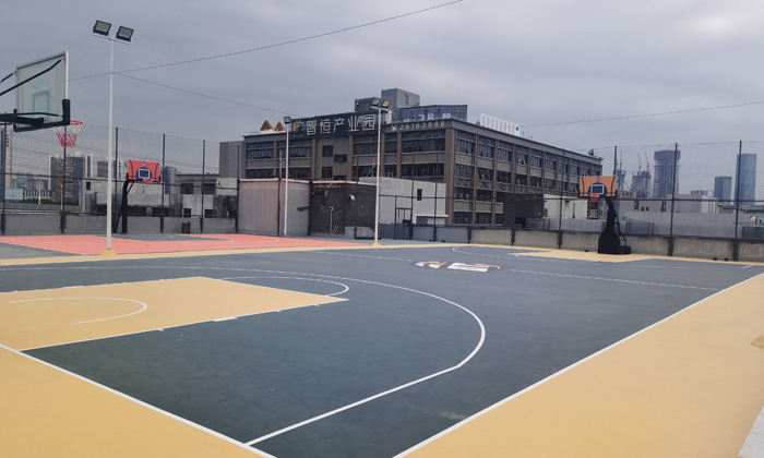  建籃球場用什么地面材料比較好？