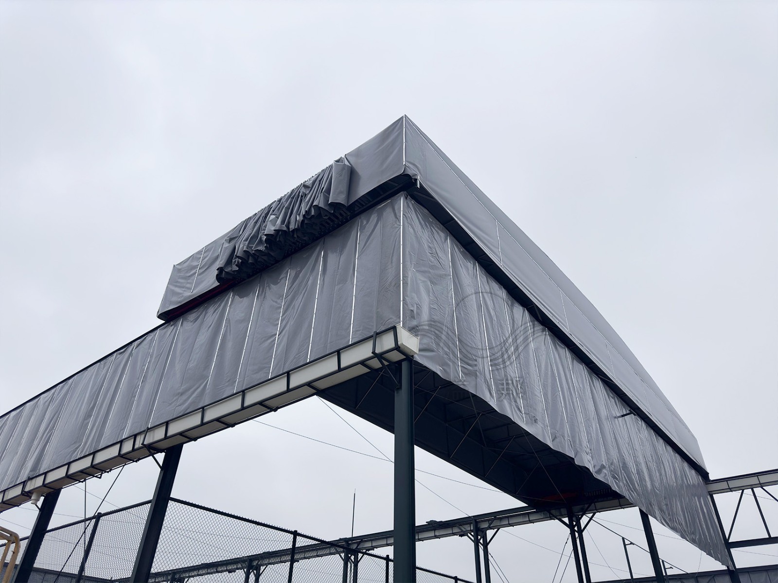 球場電動雨棚 球場電動雨棚