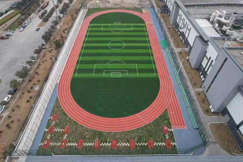 日善廠區(qū)300米跑道、足球場效果圖